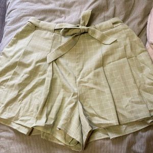 Pleated flowy shorts